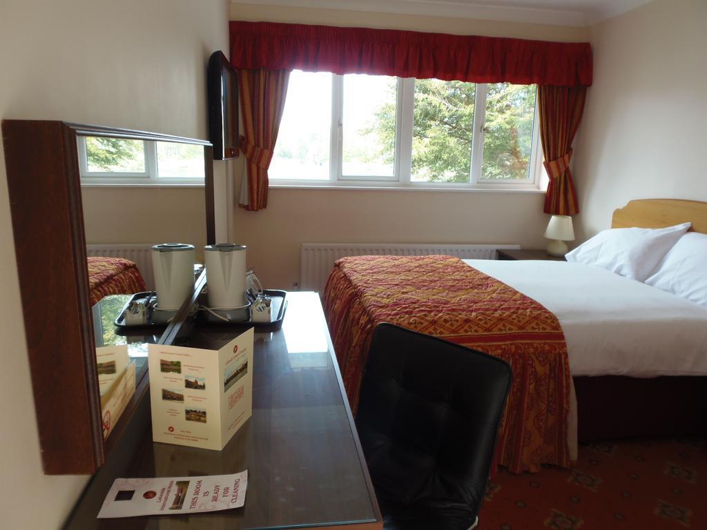 Lakeside Continental Hotel 坎伯利 外观 照片