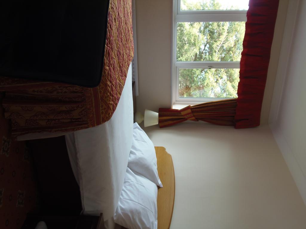 Lakeside Continental Hotel 坎伯利 外观 照片