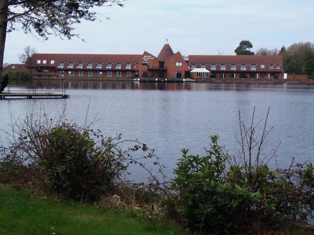 Lakeside Continental Hotel 坎伯利 外观 照片