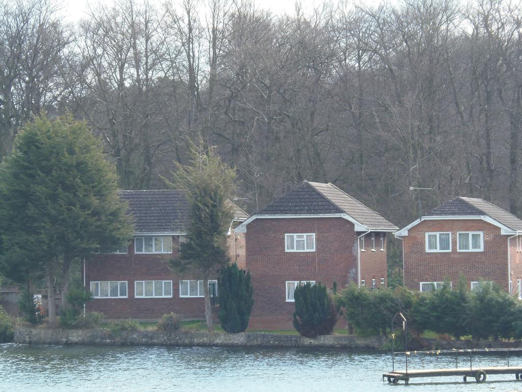 Lakeside Continental Hotel 坎伯利 外观 照片